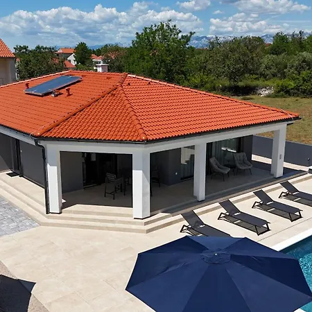 Ferienhaus House Nadalina